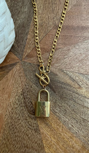 Louis Vuitton large lock and key necklace – LuxuryvintageYXE